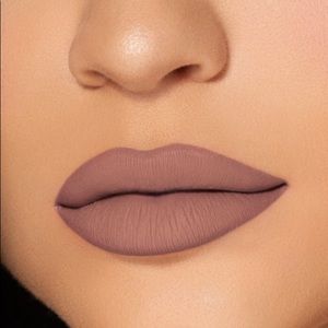 Kylie Cosmetics Moon Matte Lip Kit